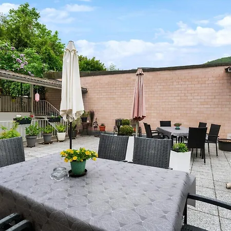 Stilvolle In Mit Terrasse